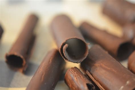 5 Secrets To Crafting Luxurious Chocolate Curls At Home