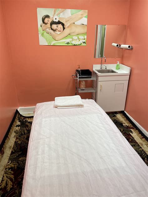 Discover The SunKiss Massage Spa Chicago IL Difference: A Therapist's Perspective Image 17