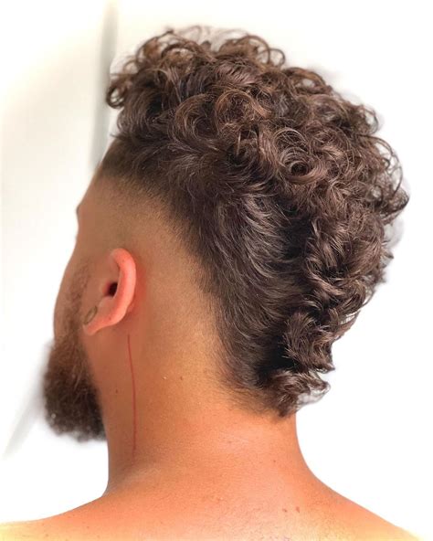 15 Haircuts for Guys with Curly Hair | Beautycon.com