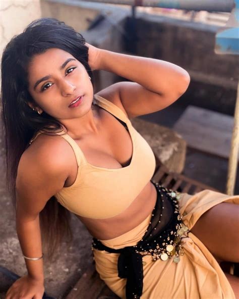 suhana khan saree suhana khan lehenga suhana khan outfit suhana