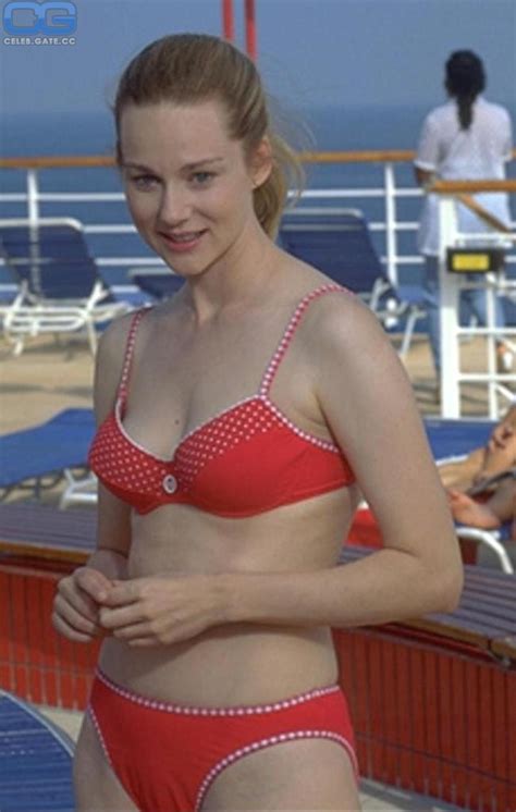 Laura Linney nude, pictures, photos, Playboy, naked, topless, fappening