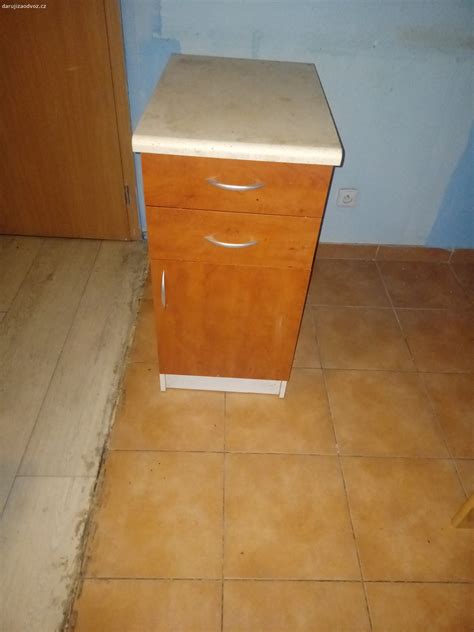 Kříňky - Nábytek - Daruji za odvoz