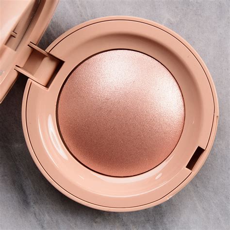 Rare Beauty Mesmerize Positive Light Silky Touch Highlighter Review ...