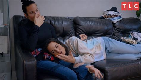 Extreme Sisters: Sisters Sniff Each Other's Period for Pheromones [WATCH]