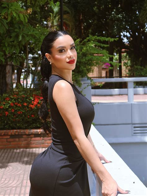 Anakarina Millan added a new photo. - Anakarina Millan