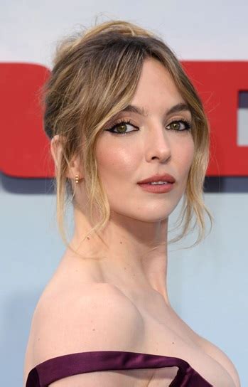 Latest Jodie Comer Hairstyles - This Season's Vibe - "Easy Breezy"