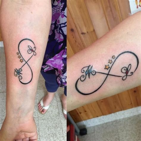 Iniciais De Nomes Tatuagens - 70 tatuagens de iniciais – história e significados