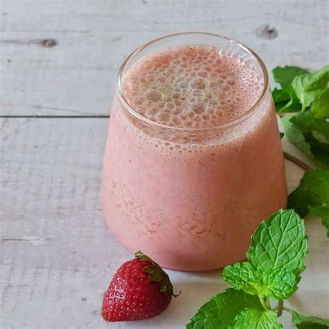 resep strawberry lassi sederhana rumahan  yummy app