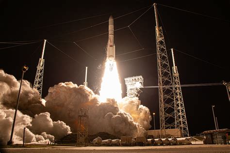 ULA rolls its Vulcan rocket to the launch pad ahead of second test ...