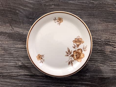 Myrna lautanen 16,5 cm - Antiikki Ajaton