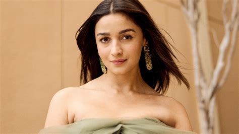 Descargar Alia Bhatt Alia Bhatt On Motherhood's Influence And 'Jigra'