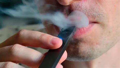 hut thuoc la dien tu  hai khong xinhxinh