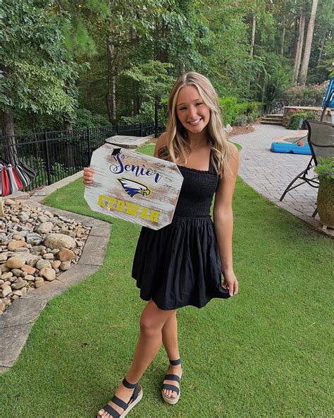 Summer Smith (@sumsumsmith) • Instagram photos and videos