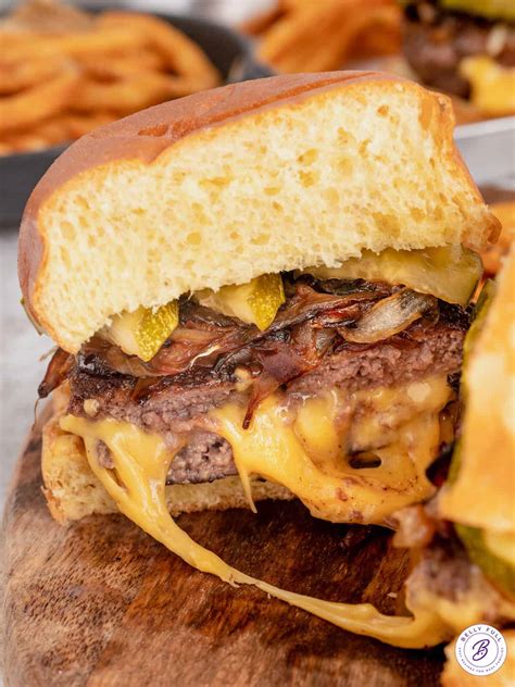 Juicy Cheeseburger