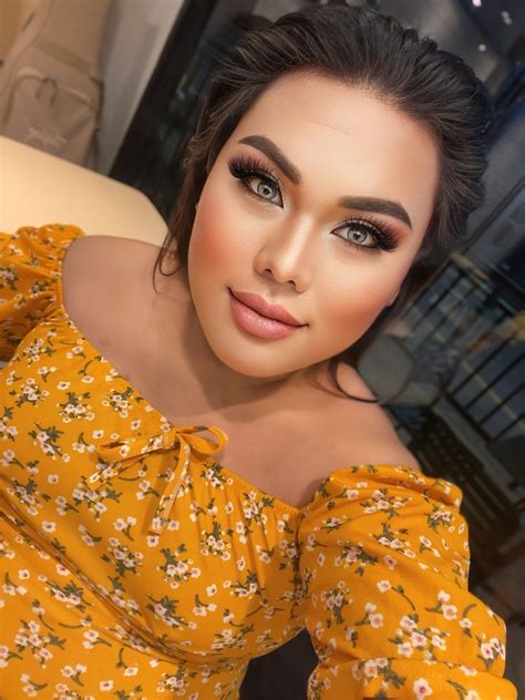 Chubby Shemale, Filipino Transsexual companion in Manila