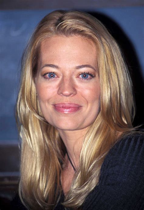 Jeri Ryan Commands Boston Public Press Conference With Academic Edge