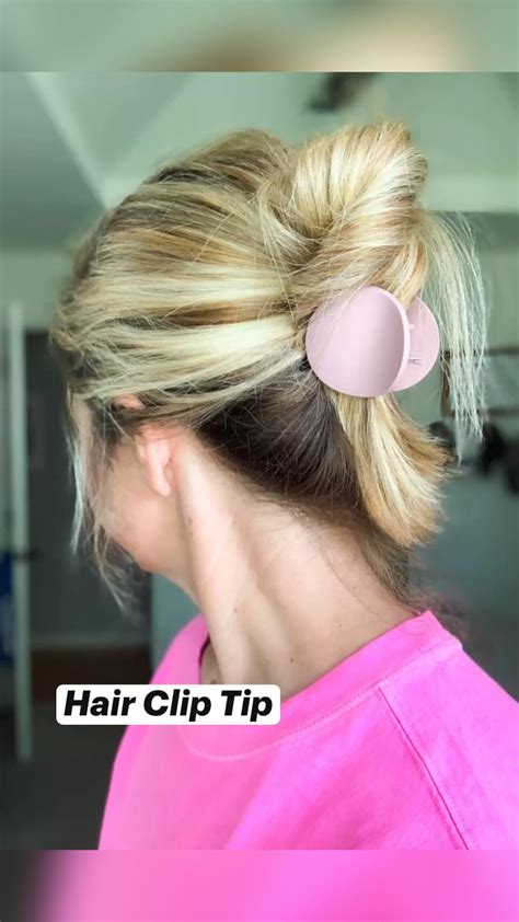 how to put hair into claw clip
