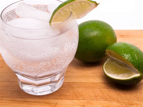 16 Healthiest Alcoholic Drinks, According to Dietitians - Parade