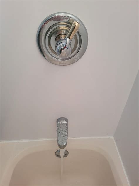 Leaking spigot and handle : r/HomeMaintenance