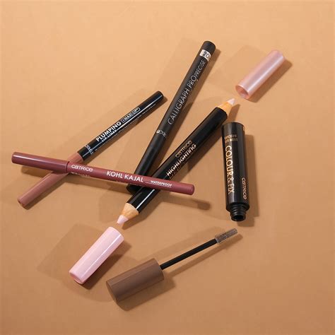 Карандаш для глаз `CATRICE` KOHL KAJAL водостойкий тон 100 Burgundy ...