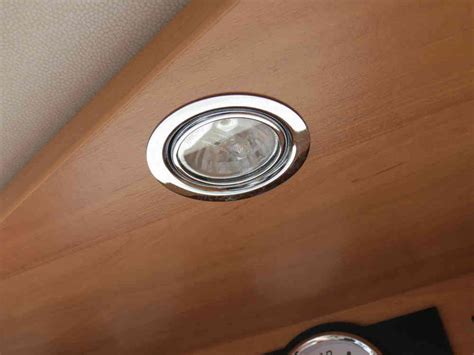 12V Dometic Einbauleuchte Klarglas chrom mit Blattfeder