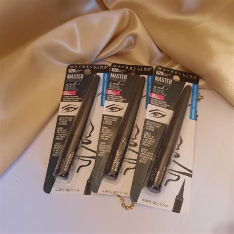 Жидкая подводка maybelline — цена 145 грн в каталоге Подводка для глаз ...