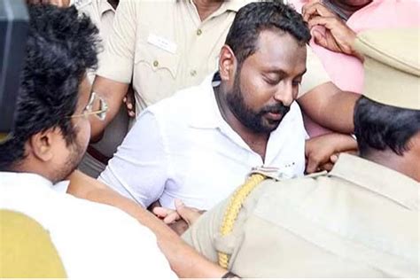 தமிழகத்தில் பாஜக நிர்வாகிகள் மூன்று பேர் கைது- அரசியல் வட்டாரத்தில் ...