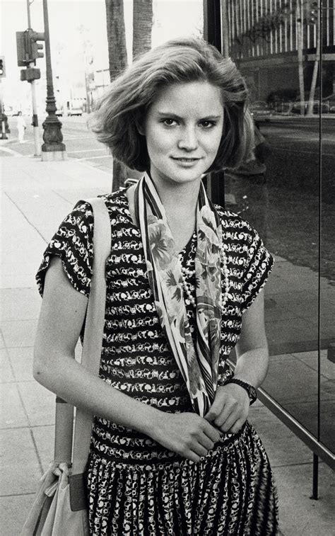 Jennifer Jason Leigh