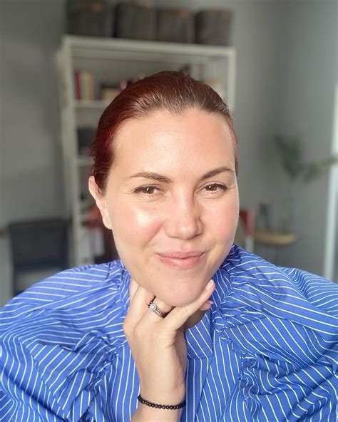 Walkinginhighheels_net - Sun on my face while getting all the admin