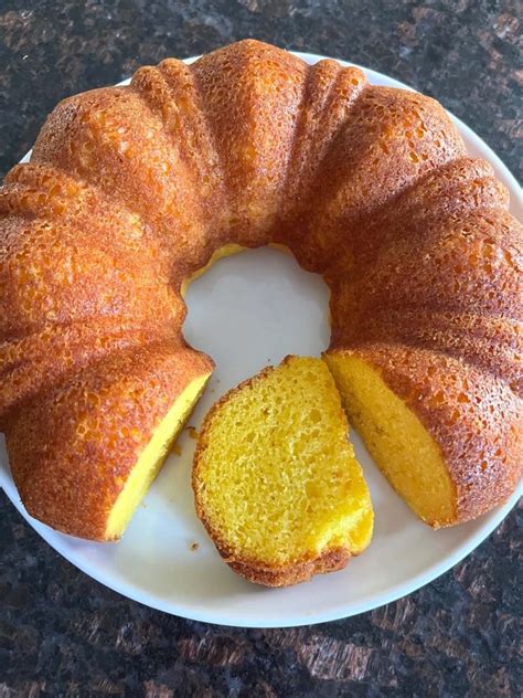 This Lemon Bundt Cake From Duncan Hines Cake Mix is an easy snack or ...