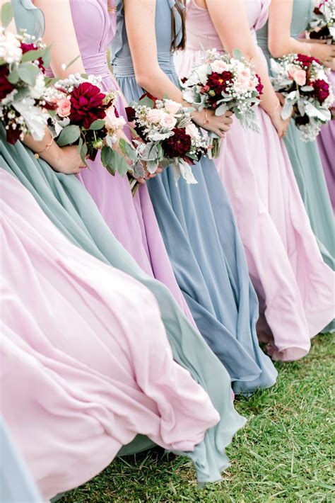 How to Perfectly Pull Off Mismatched Bridesmaid Dresses