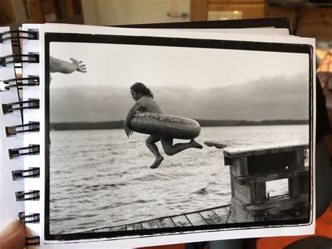 Nineteen pictures & a secret - Blake Andrews - Kneut
