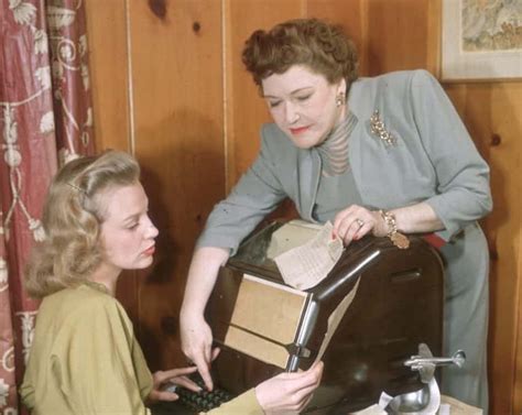 Hollywood's Darkest Secrets: Experts Uncover the Truth in This Archive - 4i5zg15