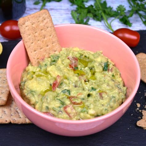 Best Vegan Guacamole Recipe-With Onion, Tomato and Lime