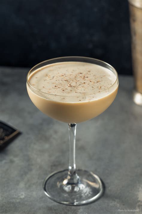 Brandy Alexander Cocktail Recipe — THE SHAKEN COCKTAIL