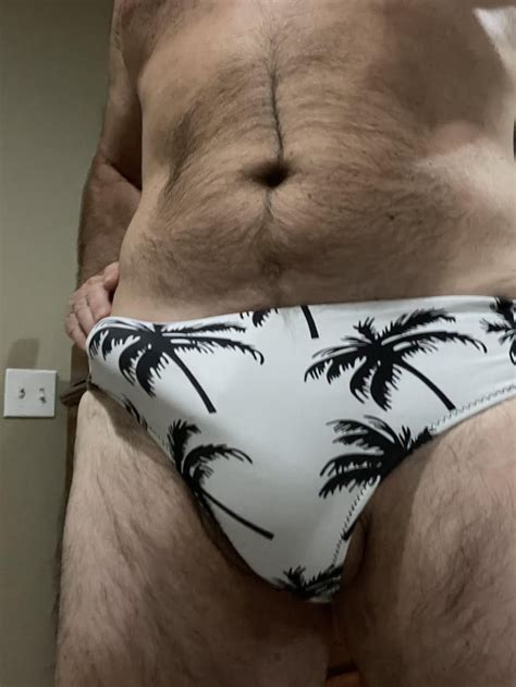 Bulge in a bikini count? : r/Bulges