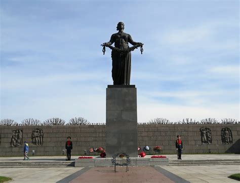 Ленинград – город – герой Ленинград – ныне Санкт-Петербург. Огромный ...
