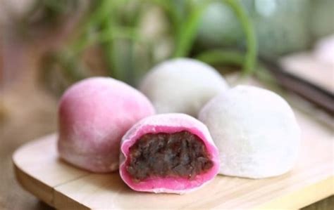 What Does Taro Mochi Taste Like? Does It Taste Good? | Americas Restaurant