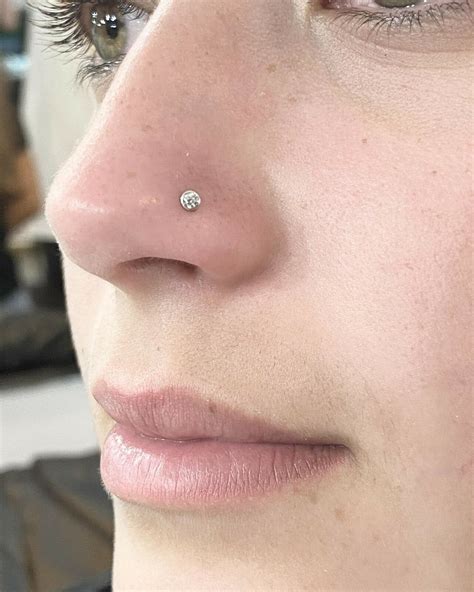 Nose Ring Stuck Tips And Methods To Remove It - Psycho Tats