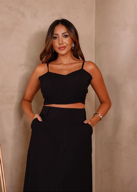 Cropped E Saia Preta - Conjunto Cropped e Saia Longa Alfaiataria Antynes Preto | Cia do ...