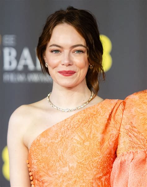 Emma Stone: Ihr “Soft Peach”-Make-up ist der natürlichste Beauty-Trend