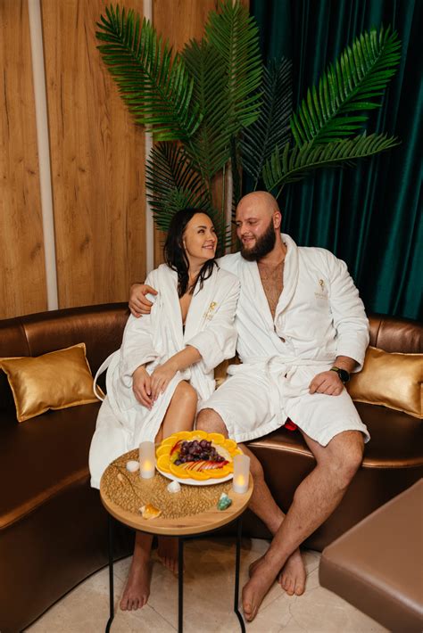 "Балийский рассвет" VIP СПА-ПРОГРАММА ДЛЯ ДВОИХ – 55 МИНУТ Renaissance SPA