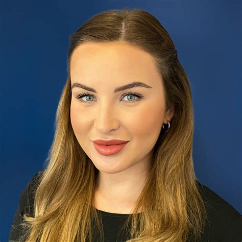 Top-Rated Estate Agents for Property Sales in Ferndown 21