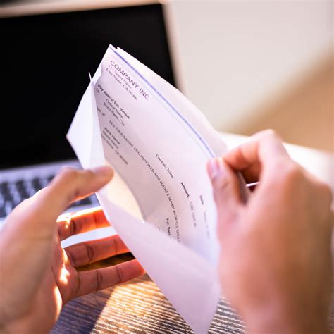 When would federal workers be paid after the government shutdown ends?