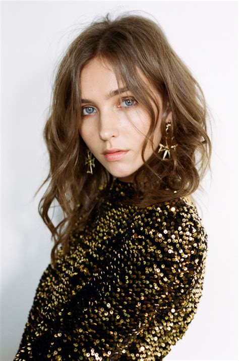 Rachel Cook 04/26/2023 • CelebMafia