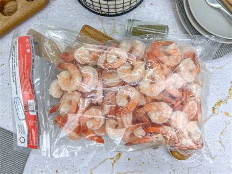 Креветки королевские очищенные с хвостом 1 кг 31-40 шт Русская Рыбная ...