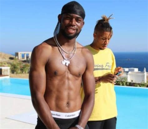 Quién es el futbolista que denunció insultos racistas por parte de ...