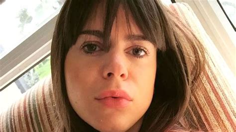 marianela mirra apunto contra uno de los participantes de gran hermano
