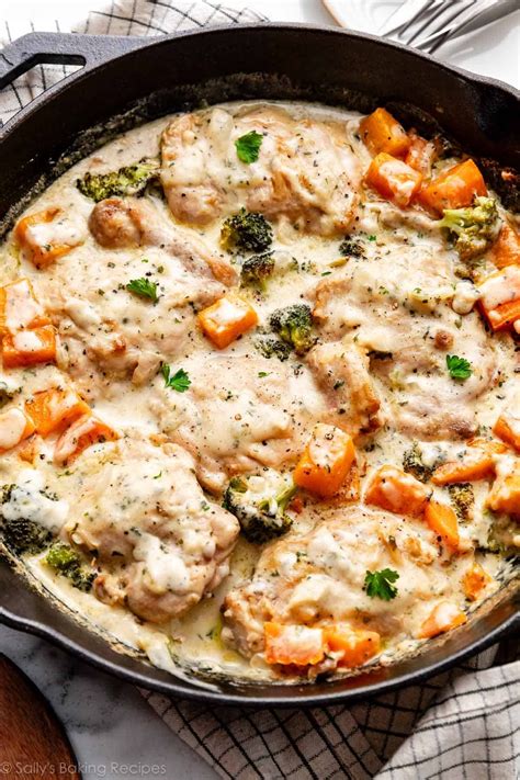 Creamy Garlic Chicken & Vegetables - emsekflol.com