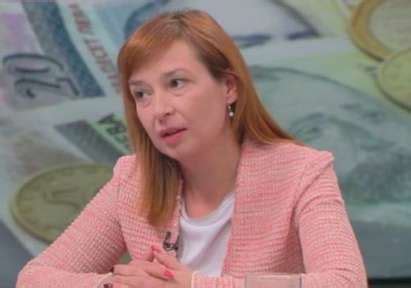 Зорница Русинова: Социалният министър не прави социалистическа политика